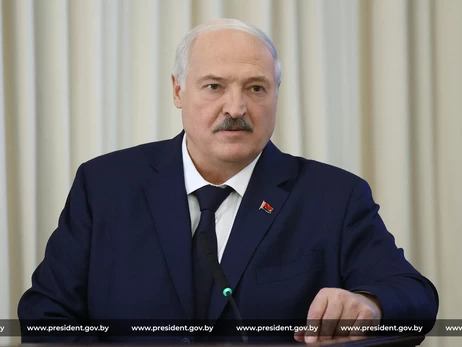 Зеленський застосував санкції проти Лукашенка за допомогу Росії у війні