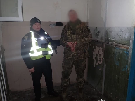 В Киеве военный в СЗЧ напал на двух прохожих 