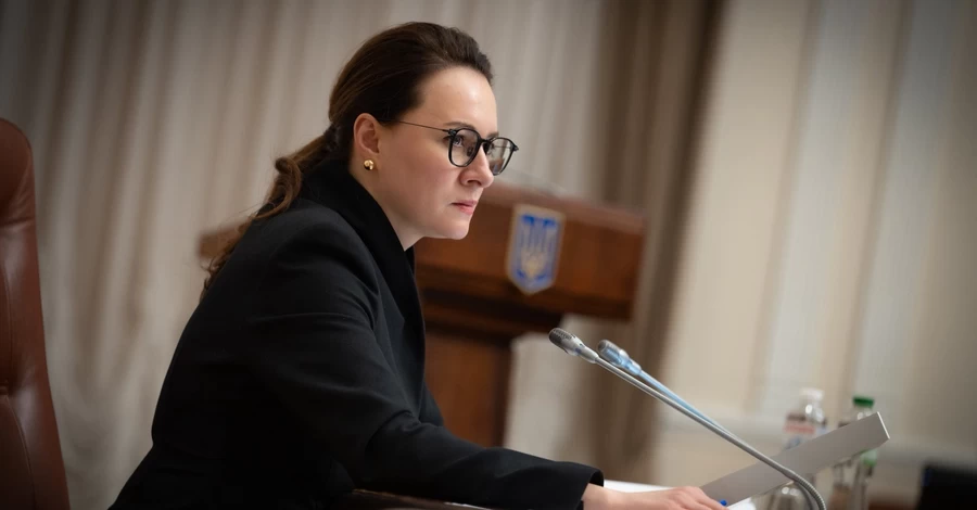 Учителя с февраля начали получать увеличенные оклады, второй этап повышения – в сентябре, - Свириденко