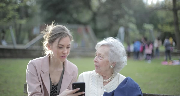 Індексація пенсій, нові форми звітності та підвищення тарифів: що чекає українців у березні