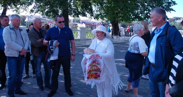 Як 77-річна гід із Кам’янця-Подільського перетворила екскурсії на допомогу ЗСУ