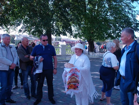 Як 77-річна гід із Кам’янця-Подільського перетворила екскурсії на допомогу ЗСУ