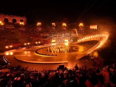 Церемонія закриття Олімпіади-2026 відбулася у Вероні, в амфітеатрі I століття нашої ери