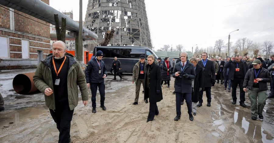 Шмыгаль показал европейским лидерам разрушенную ТЭЦ в Киеве