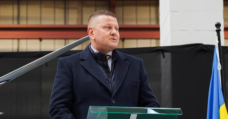 Залужний відкрив у Британії перший український завод з виробництва БпЛА