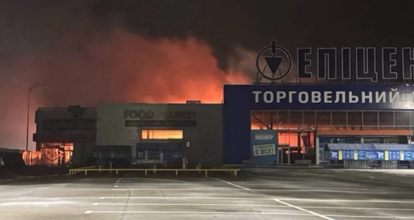 Росія 12 разів вдарила по Запоріжжю, пошкоджені два ТЦ, об’єкти критичної інфраструктури та багатоповерхівки