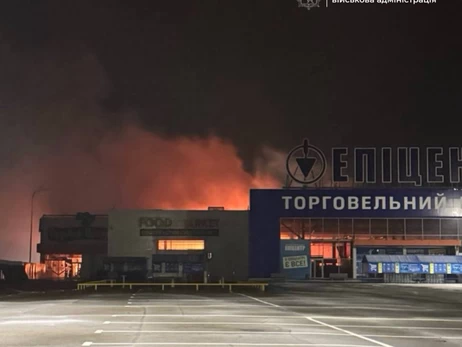 Росія 12 разів вдарила по Запоріжжю, пошкоджені два ТЦ, об’єкти критичної інфраструктури та багатоповерхівки