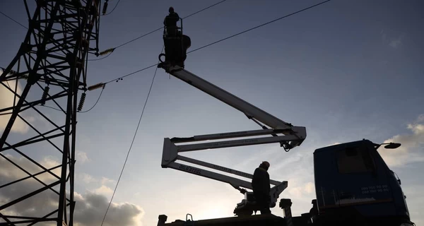 В пятницу свет по графикам будут отключать в большинстве регионов