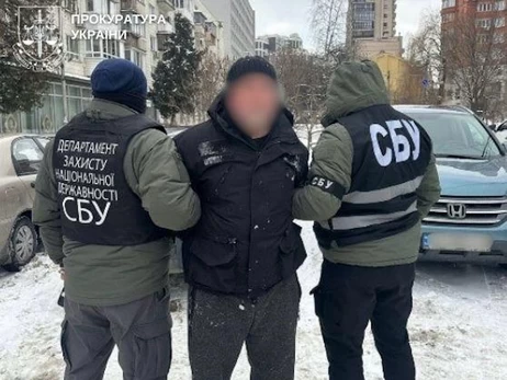 Торговець зброєю працював у київській лікарні й там же зберігав свій арсенал