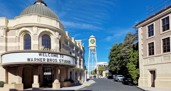 Netflix официально отказался от намерения купить Warner Bros