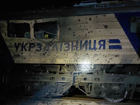 На Дніпропетровщині росіяни влучили дроном в електровоз, поранено машиніста
