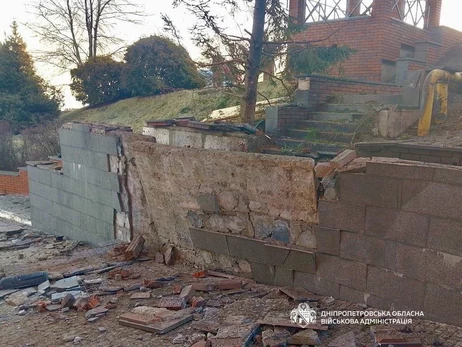 Збитий російський дрон упав за 10 метрів від будинку мера Дніпра 