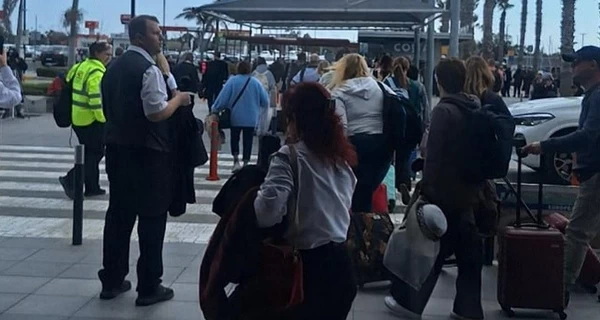 На Кіпрі оголосили евакуацію, скасовано десятки авіарейсів