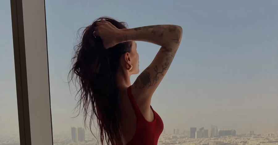 Співачка MamaRika не може вилетіти з ОАЕ: Тут постійні обстріли і майже немає укриттів