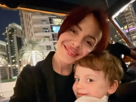 Співачка MamaRika не може вилетіти із ОАЕ: Тут постійні обстріли, і майже немає укриттів