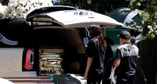 Мексиканського наркобарона Ель Менчо, якого ліквідувала влада, поховали в золотій труні