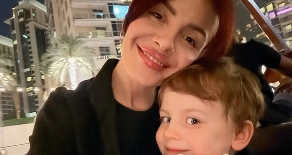 MamaRika з маленьким сином, що застрягли в Дубаї, мало не потрапили до лікарні