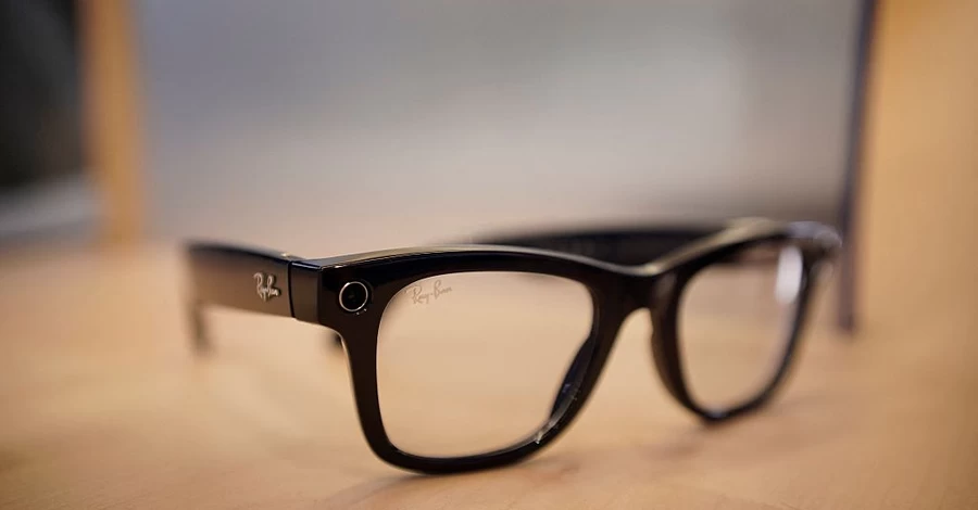 Meta звинуватили у розсилці інтимних відео, зроблених розумними окулярами