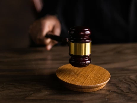 Красная цена – 3 тысячи: суд отказал адвокату в гонораре в 200 000 грн за услугу семье защитника