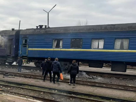 Війська РФ вдарили по залізничній станції на Одещині - постраждав залізничник та 2 дітей   