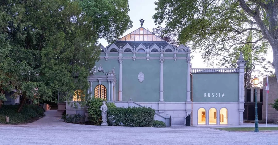 Pussy Riot будут протестовать против возвращения России на Венецианскую биеннале