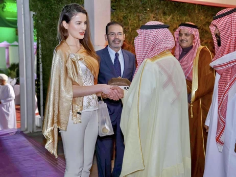 В сети обсуждают наряд посла Украины на приеме в Омане