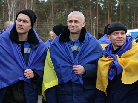 До України внаслідок чергового обміну з Росією повернулося 200 полонених