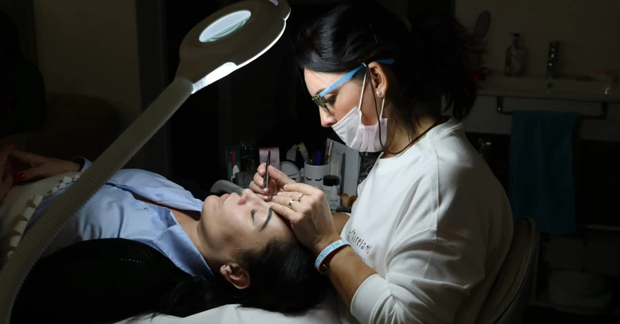 Весенний уход за кожей: какие процедуры полезны, а какие лучше отложить до октября