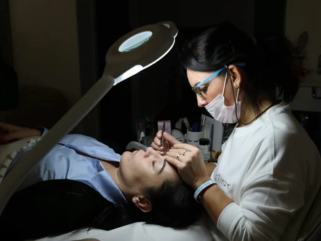 Весняний догляд за шкірою: які процедури корисні, а які краще відкласти до жовтня