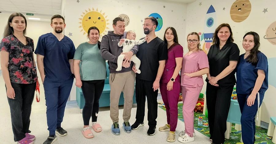 Во Львове спасли 8-месячного младенца с редким пороком сердца - 12 часов в операционной