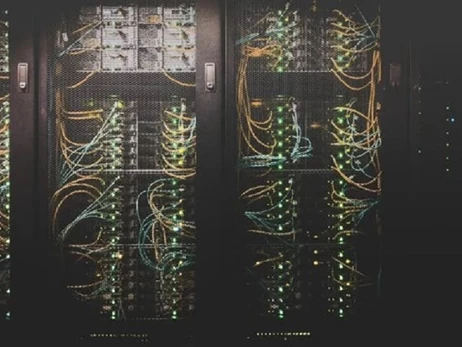 Факт. Что такое криптохостинг и как его подобрать: краткий разбор без лишних слов