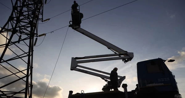 У п'ятницю графіки відключення світла почнуть застосовувати з 8-ї ранку