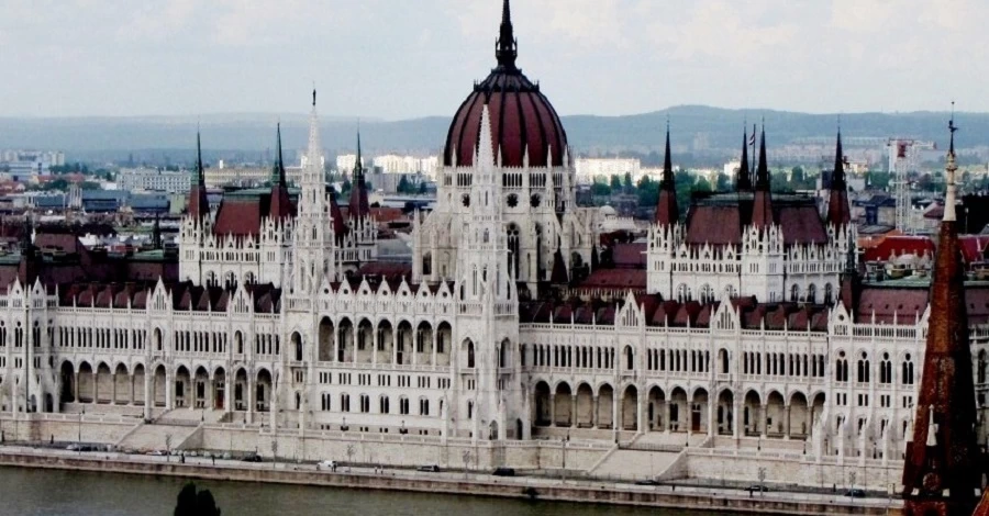 Українців закликали утриматися від поїздок в Угорщину