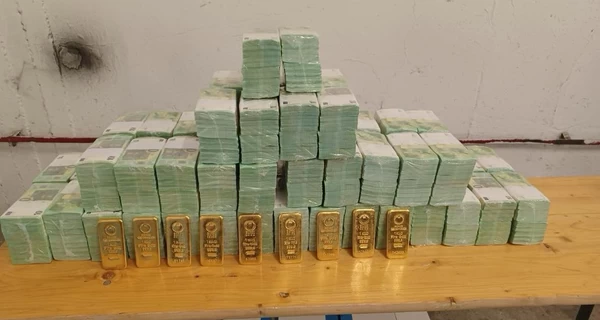 Уряд Угорщини показав відео затримання українських інкасаторів та вилучення готівки й золота