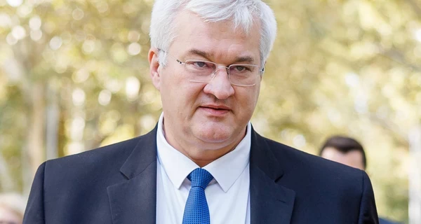 Венгрия не пускает консулов ​​к задержанным украинским инкассаторам, - Сибига