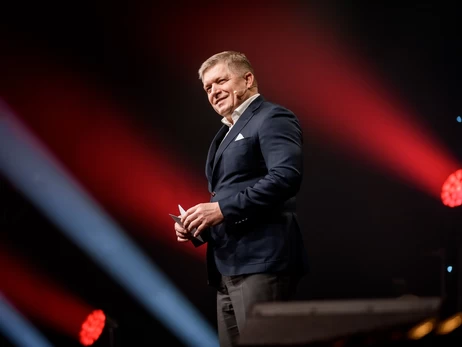 Фіцо готовий перейняти у Орбана естафету блокування кредиту ЄС для України через 