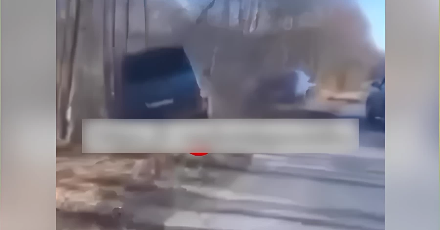 На Волыни неизвестные подрезали автомобиль ТЦК и забрали мужчину: появилось видео