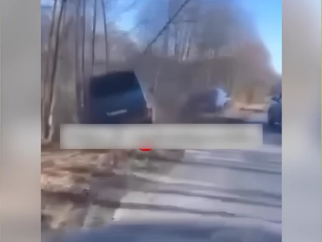 На Волыни неизвестные подрезали автомобиль ТЦК и забрали мужчину: появилось видео