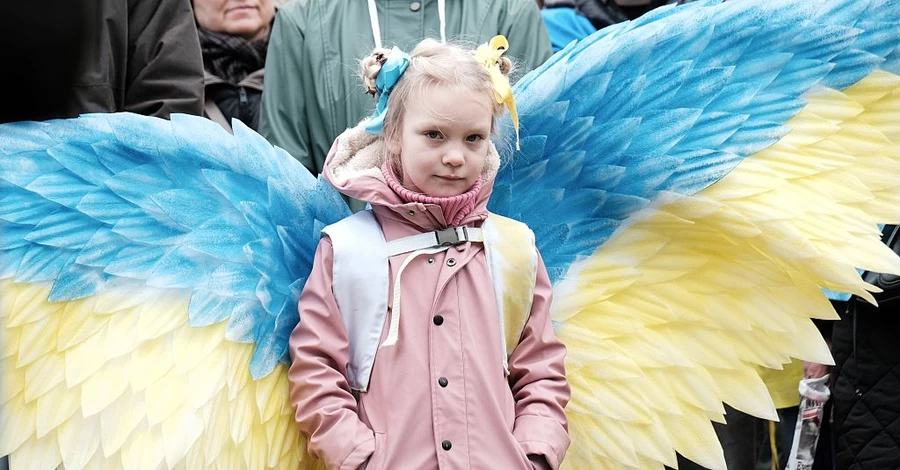 Получить статус экстренной защиты для украинцев в ЕС становится все сложнее