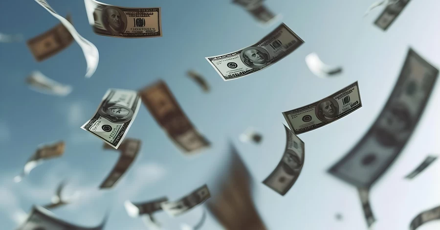 Курс долара побив черговий антирекорд - 10 березня в обмінниках його продають по 44,5 гривні