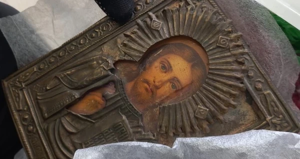 Пограничники предотвратили незаконный вывоз старинных икон в Румынию