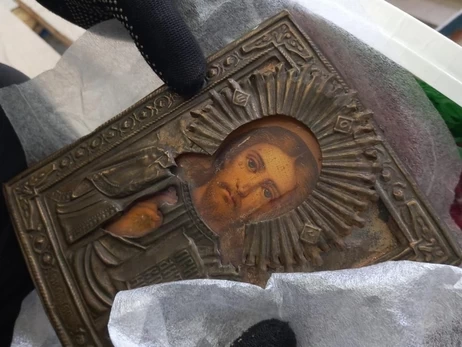 Пограничники предотвратили незаконный вывоз старинных икон в Румынию