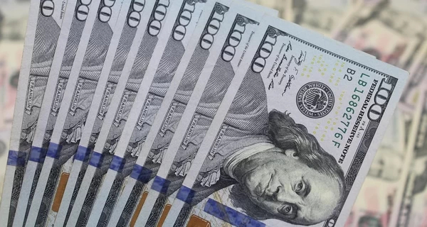 Офіційний курс долара досяг нового історичного максимуму – майже 44 гривні