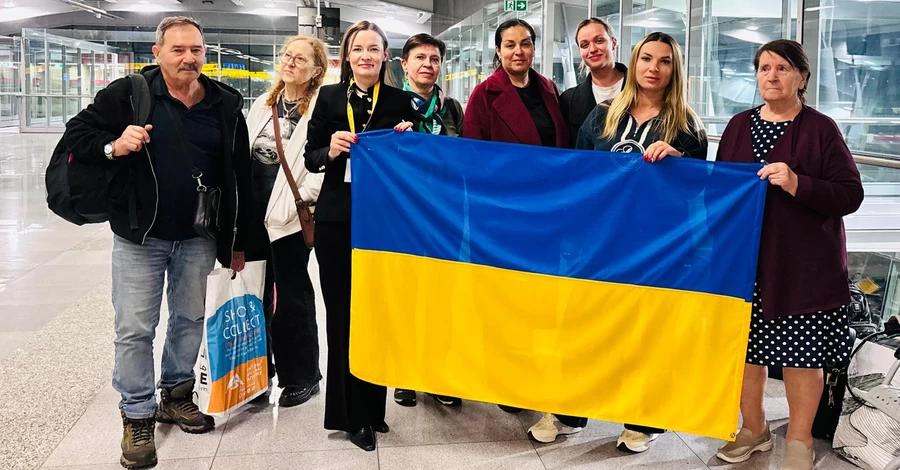 16 українців евакуювали з Близького Сходу до Варшави, - МЗС