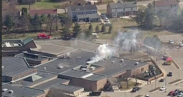 В американском штате Мичиган произошел теракт в синагоге - авто врезалось в здание, началась стрельба 