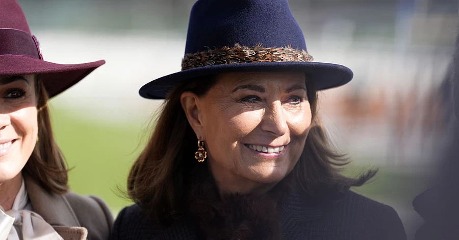 Мати Кейт Міддлтон вийшла у світ у капелюшку доньки та з сумкою Birkin