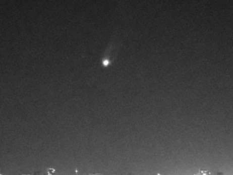 У Дніпрі міські камери зафіксували падіння рідкісного метеора