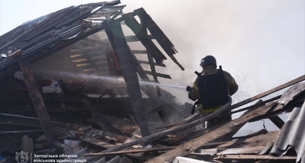 РФ ударила по Запорожью, погибла женщина, из-под завалов спасли девочку 