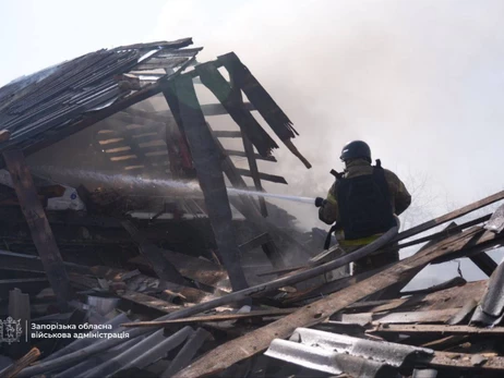 РФ ударила по Запорожью, погибла женщина, из-под завалов спасли девочку 