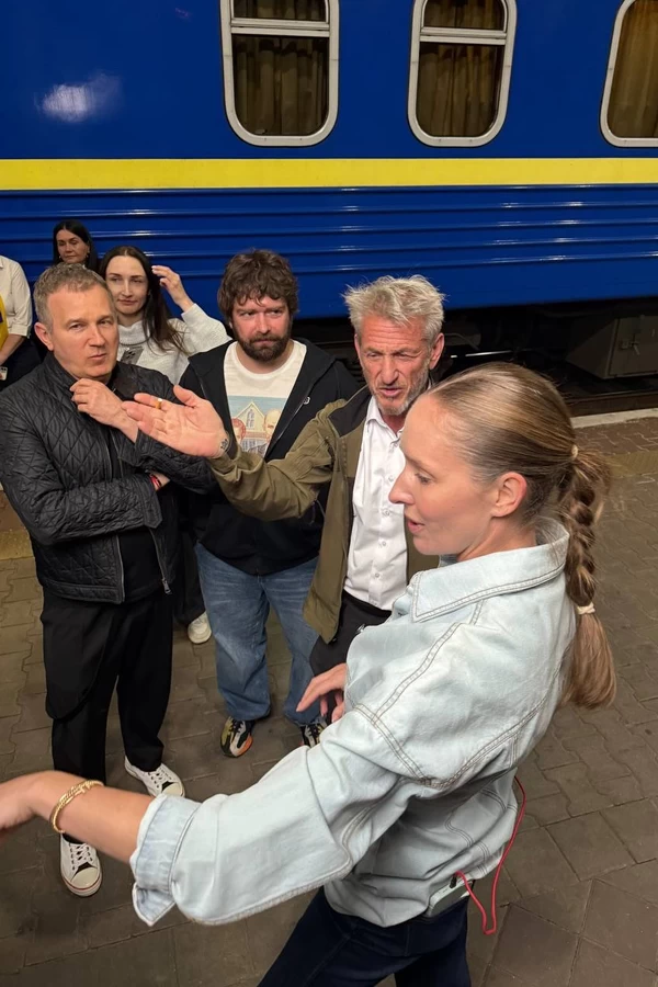 Шонн Пенн замість церемонії вручення 